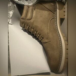 Taupe women’s Boots size 9.5, NIB